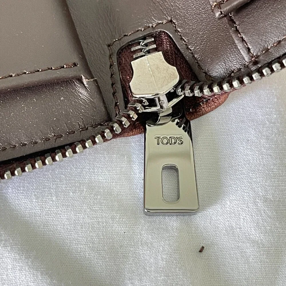 Tod's Italy Color block Orange/Brown‎ Zip Continental Wallet XAWDSPA04Z0DOUL016